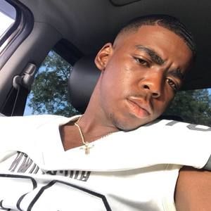 Meet your Posher, Emmanuel